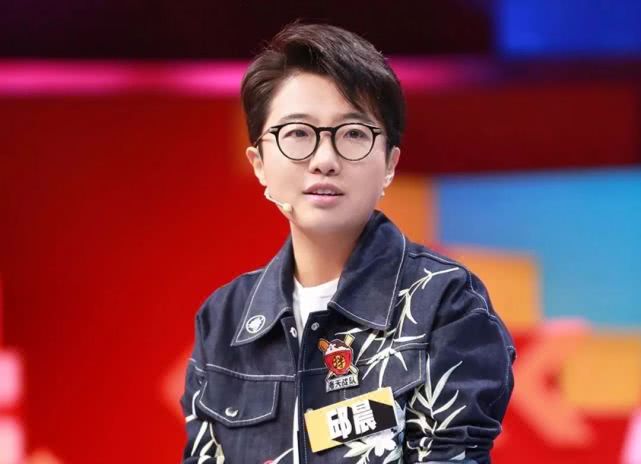 邱晨最新热议，多元视角下的观点碰撞与深度探讨